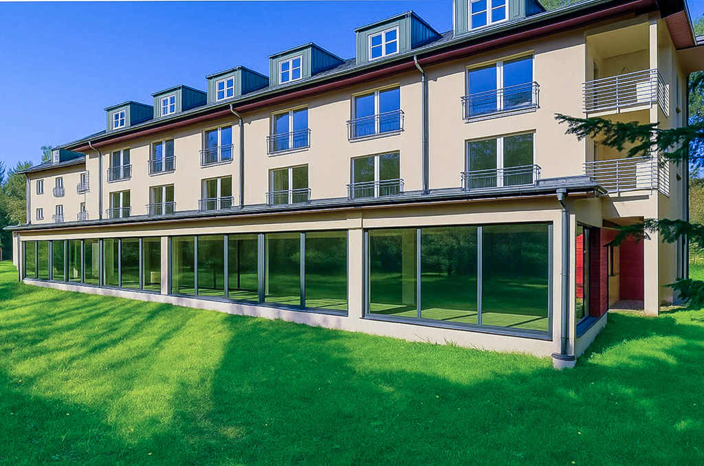 jeden z budynków wchodzące w skład nieruchomości inwestycyjnej na sprzedaż Bielsko-Biała