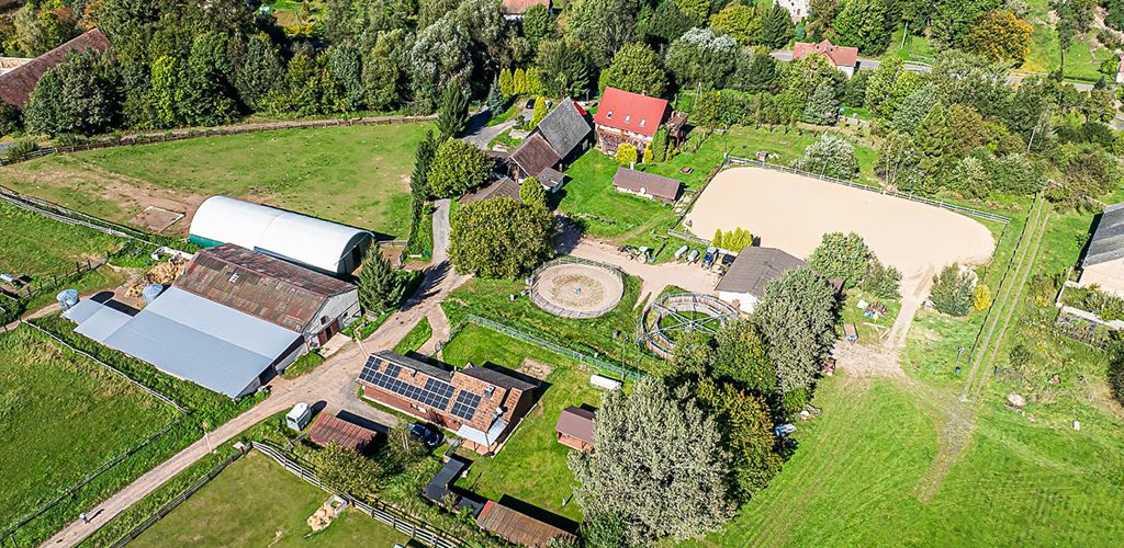 widok z lotu ptaka na nieruchomość inwestycyjną do sprzedaży Jelenia Góra okolice