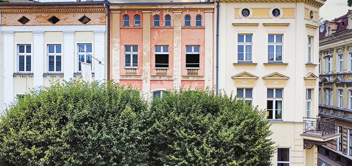frontowa elewacja nieruchomości inwestycyjnej do sprzedaży Leszno