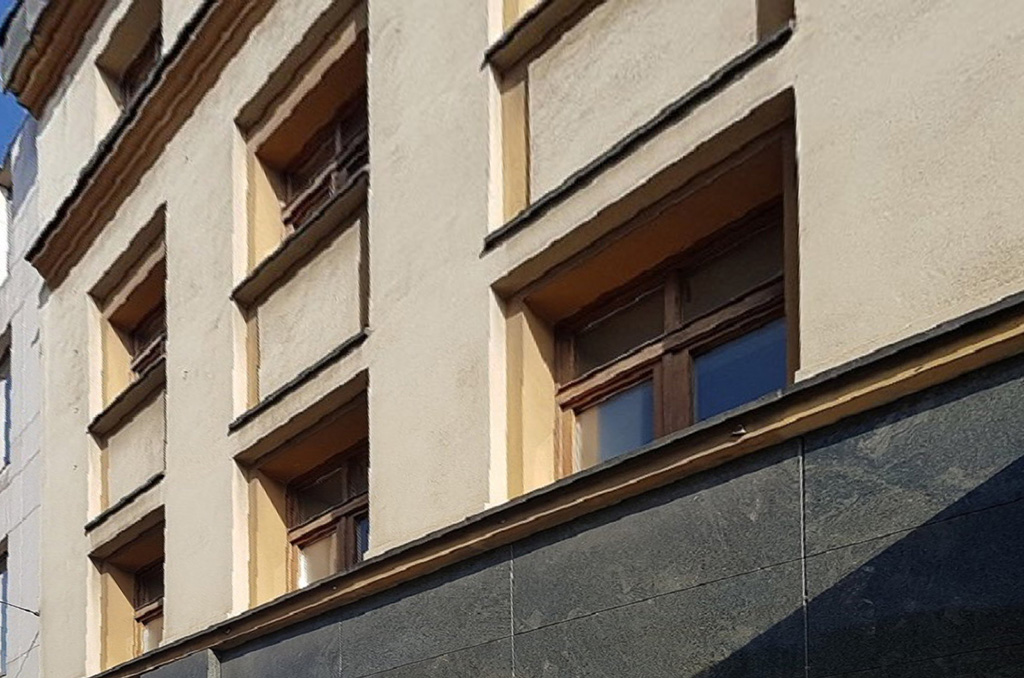 ciekawy detal architektoniczny na nieruchomości komercyjnej na sprzedaż Wrocław