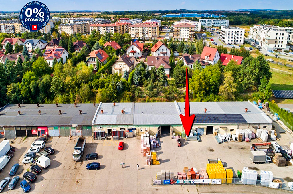 olbrzymi utwardzony plac przed nieruchomością inwestycyjną na sprzedaż Wałbrzych okolice