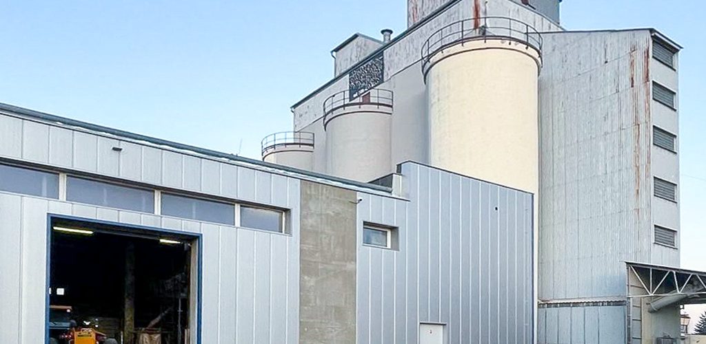 imponująca bryła nieruchomości inwestycyjnej do sprzedaży Kielce (okolice)