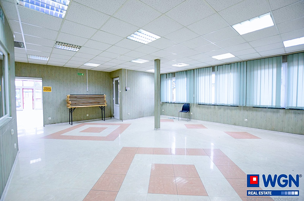 jedno z pomieszczeń na terenie nieruchomości inwestycyjnej do wynajmu Suwałki