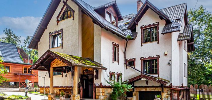 frontowa elewacja nieruchomości inwestycyjnej do sprzedaży Jelenia Góra okolice