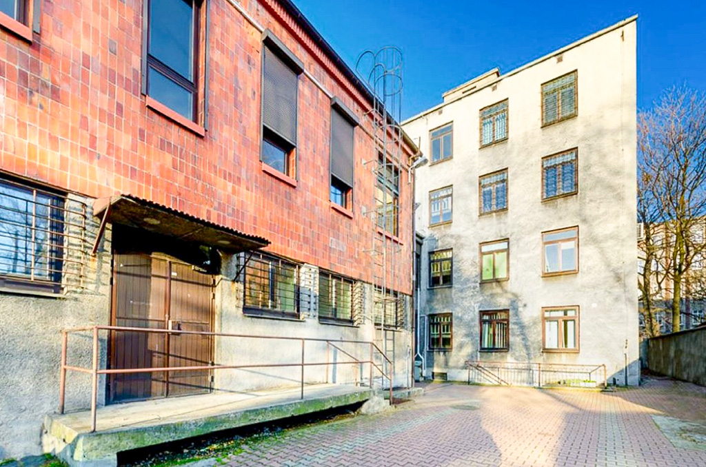 widok z tyłu na nieruchomość inwestycyjną na sprzedaż Katowice okolice