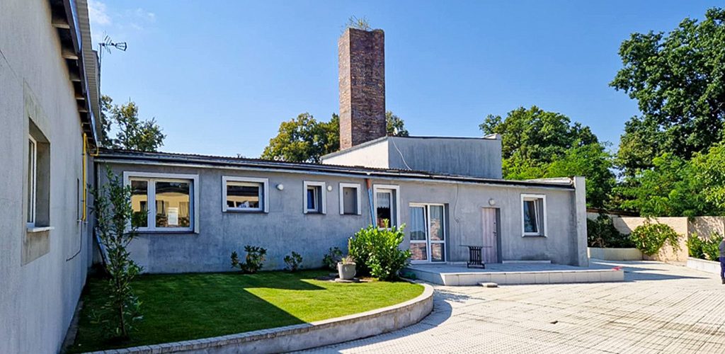 frontowa elewacja nieruchomości inwestycyjnej do sprzedaży Zielona Góra okolice