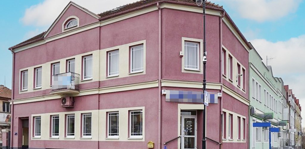 frontowa elewacja nieruchomości inwestycyjnej do sprzedaży Konin