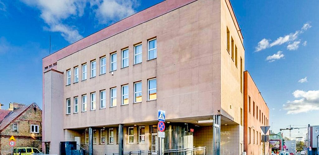 imponująca bryła nieruchomości inwestycyjnej do sprzedaży Gdynia okolice