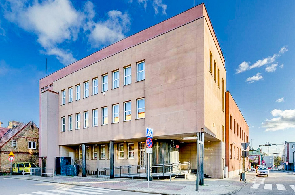 imponująca bryła nieruchomości inwestycyjnej do sprzedaży Gdynia okolice