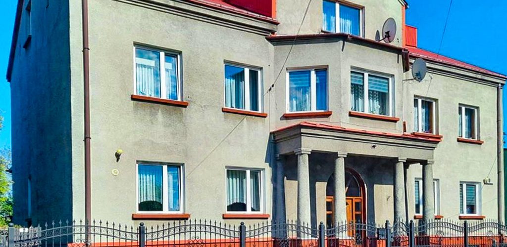 frontowa elewacja nieruchomości inwestycyjnej do sprzedaży Katowice okolice
