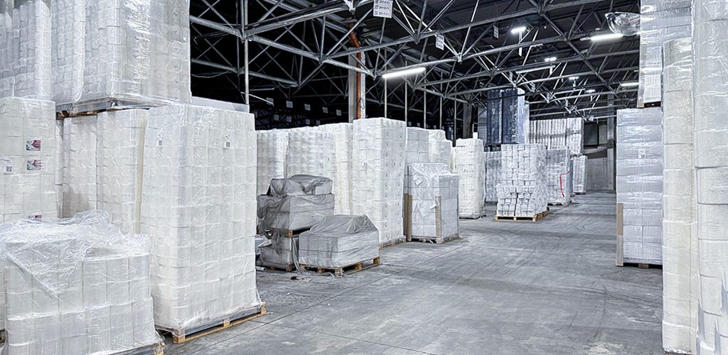 wnętrze jednej z hal na terenie nieruchomości inwestycyjnej na sprzedaż Katowice okolice