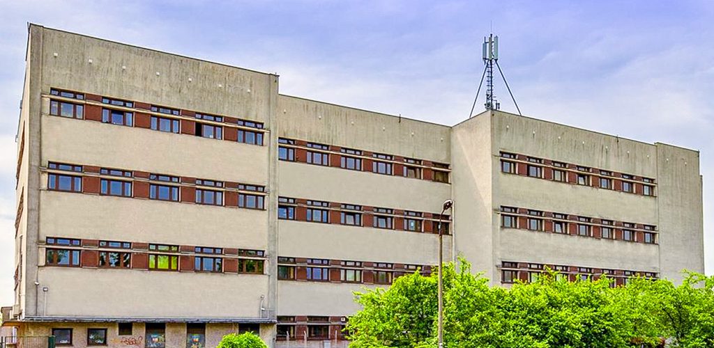 okazała bryła nieruchomości inwestycyjnej do sprzedaży Nieruchomość inwestycyjna do sprzedaży Opole