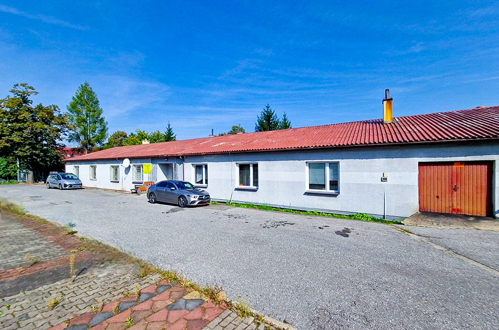 frontowa elewacja nieruchomości inwestycyjnej do sprzedaży Kraków okolice