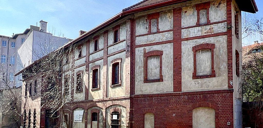 imponująca architektura nieruchomości inwestycyjnej do sprzedaży Wałbrzych okolice