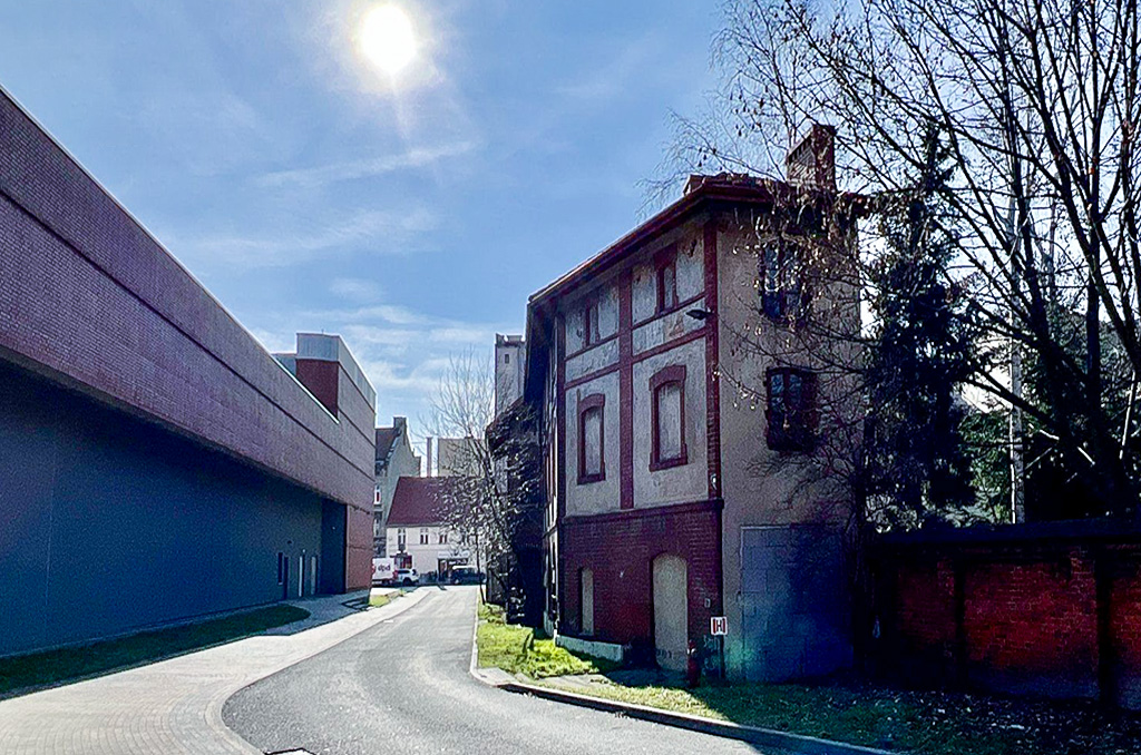 perspektywa od strony ulicy na nieruchomość komercyjną na sprzedaż Wałbrzych okolice