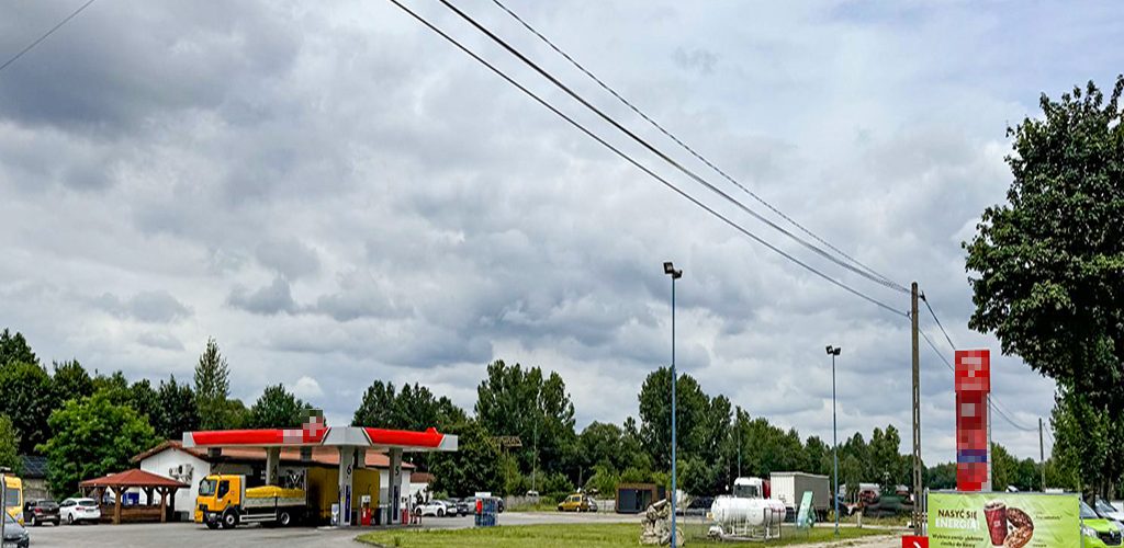 widok z ulicy na nieruchomość inwestycyjną do sprzedaży Częstochowa okolice