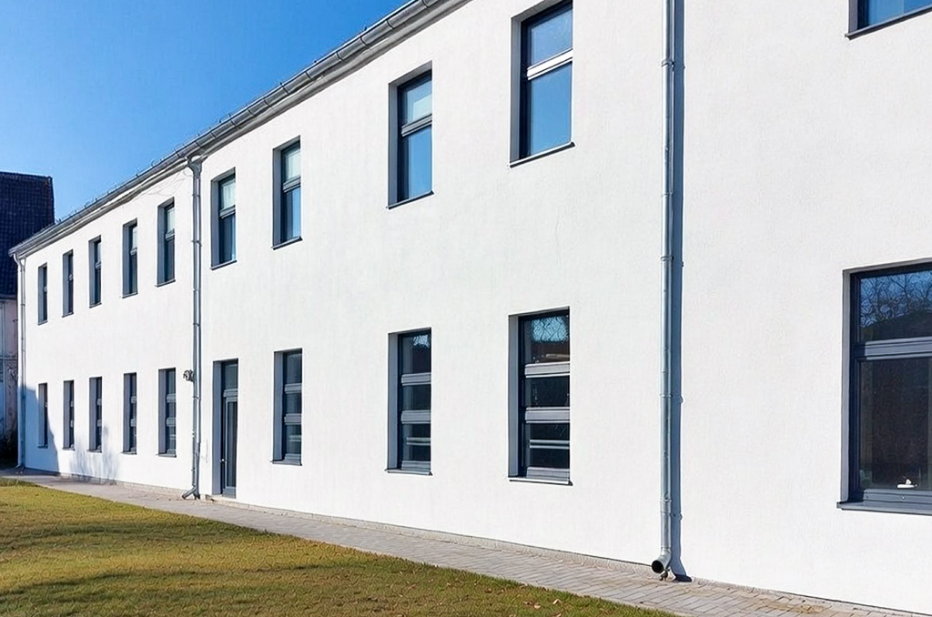 frontowa elewacja nieruchomości inwestycyjnej do sprzedaży Zielona Góra okolice