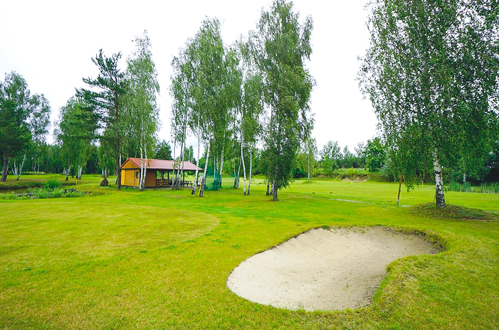 pole golfowe na terenie nieruchomości komercyjnej do sprzedaży Konin okolice