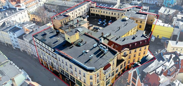 widok z lotu ptaka na nieruchomość inwestycyjną do sprzedaży Jelenia Góra