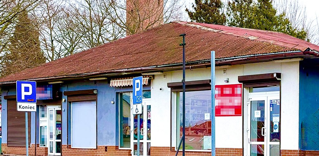 frontowa elewacja nieruchomości inwestycyjnej do sprzedaży nad morzem