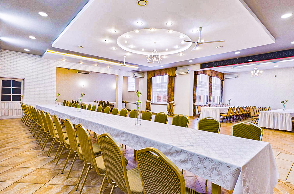 sala restauracyjna na terenie nieruchomości inwestycyjnej do wynajęcia Ostrów Wielkopolski okolice