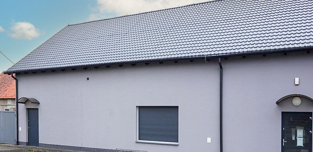 frontowa elewacja nieruchomości inwestycyjnej do sprzedaży Legnica okolice