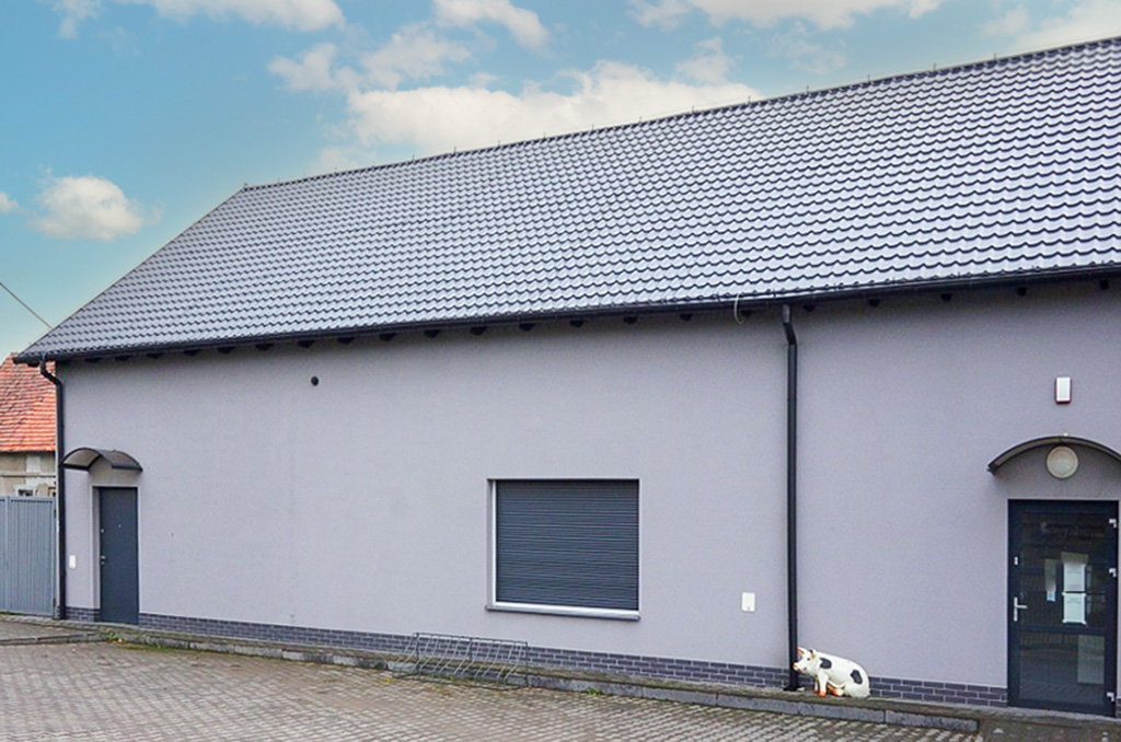 frontowa elewacja nieruchomości inwestycyjnej do sprzedaży Legnica okolice