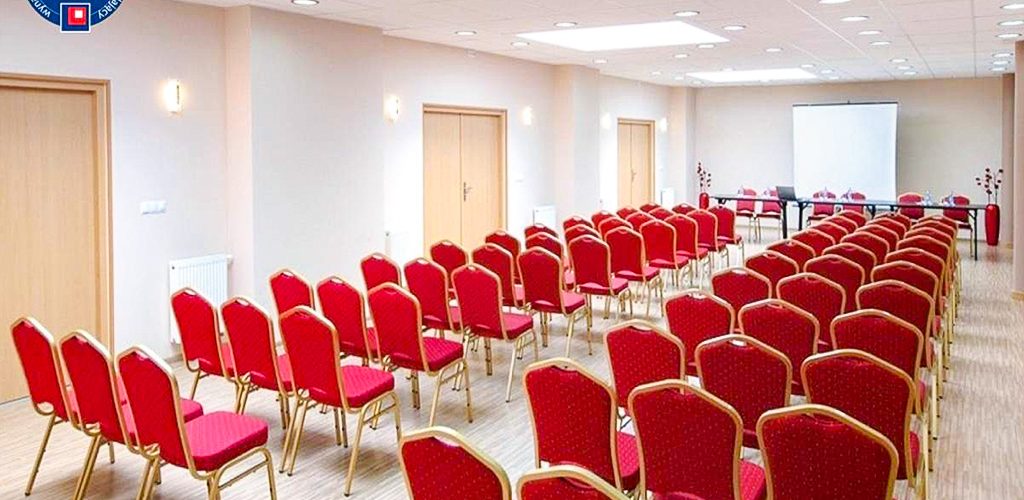 sala konferencyjna na terenie nieruchomości inwestycyjnej do sprzedaży nad morzem