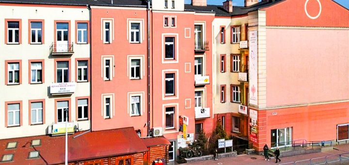 frontowa elewacja nieruchomości inwestycyjnej do sprzedaży Częstochowa