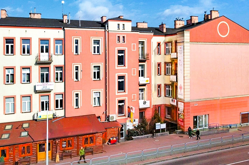 frontowa elewacja nieruchomości inwestycyjnej do sprzedaży Częstochowa