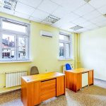 fragment gabinetu na terenie nieruchomości komercyjnej do sprzedaży Poznań okolice