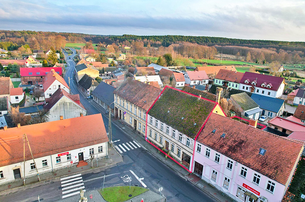 zdjęcie wykonane z drona pokazujące od góry nieruchomość komercyjną do sprzedaży Gorzów Wielkopolski (okolice)