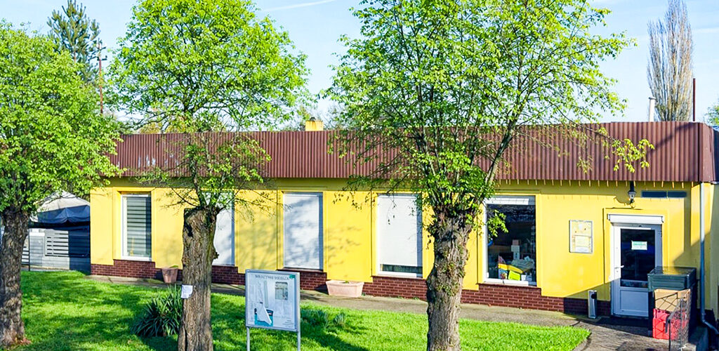 fragment zabudowań na terenie nieruchomości inwestycyjnej do sprzedaży Wrocław (okolice)