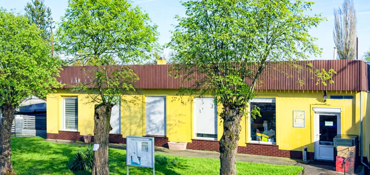 fragment zabudowań na terenie nieruchomości inwestycyjnej do sprzedaży Wrocław (okolice)
