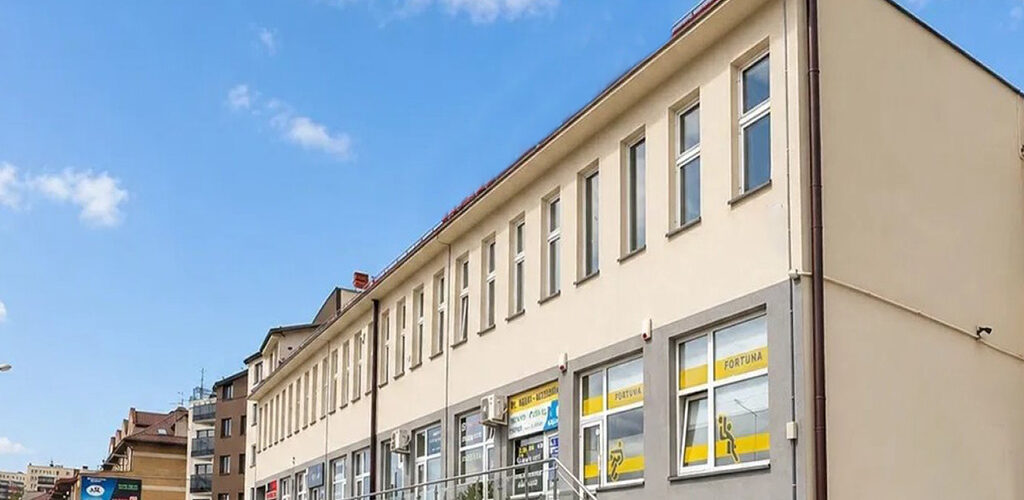 frontowa elewacja nieruchomości inwestycyjnej do sprzedaży Białystok