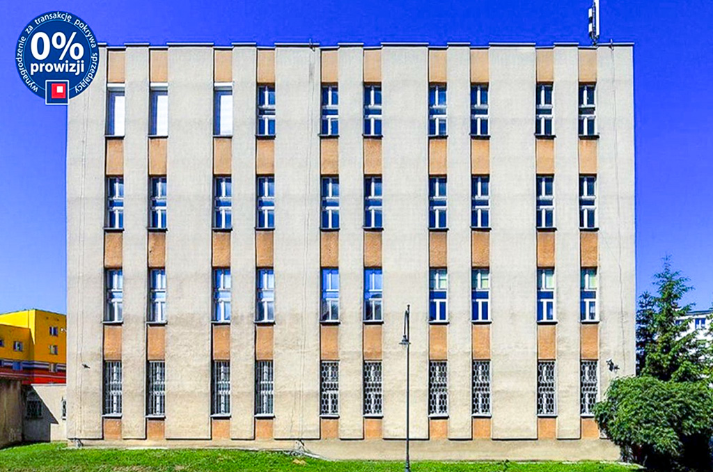 Frontowa elewacja nieruchomości inwestycyjnej do sprzedaży Ełk