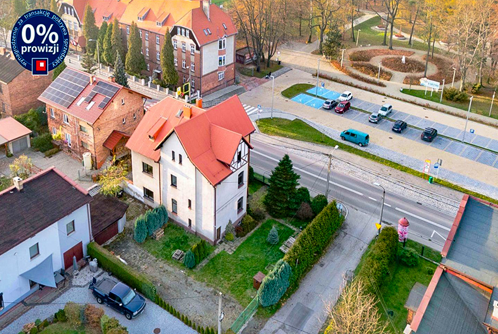 Widok z lotu ptaka na nieruchomość inwestycyjną na sprzedaż Katowice okolice