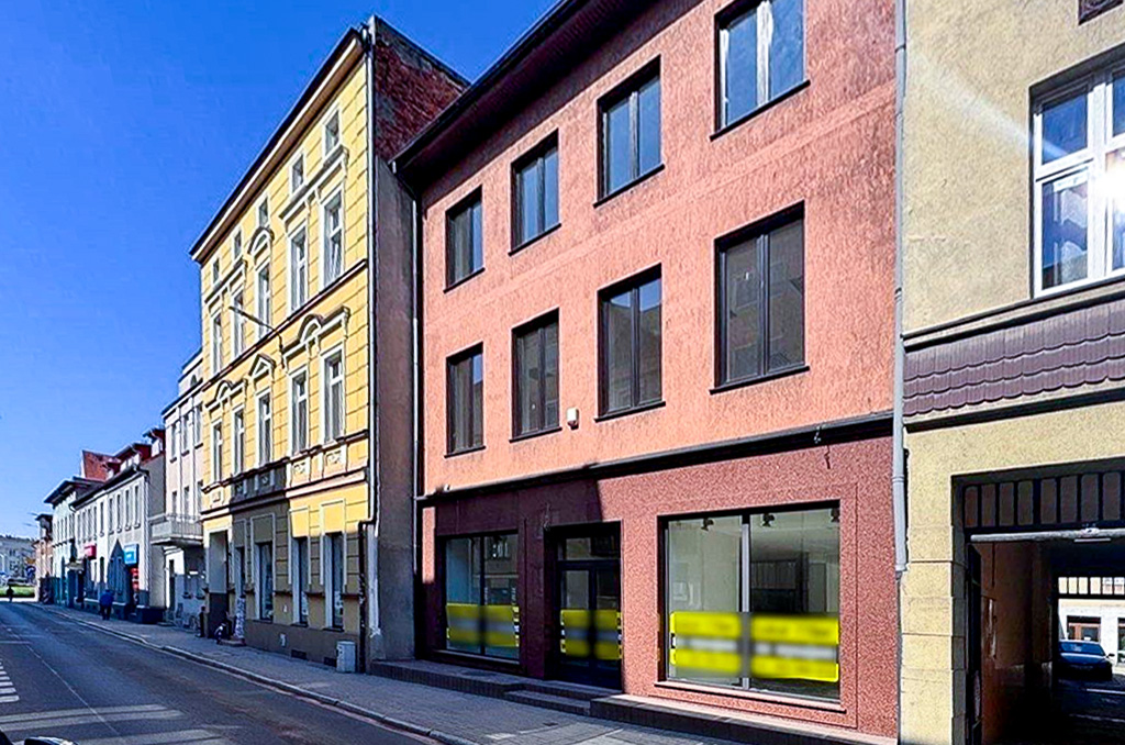 frontowa elewacja nieruchomości komercyjnej na sprzedaż Ostrów Wielkopolski