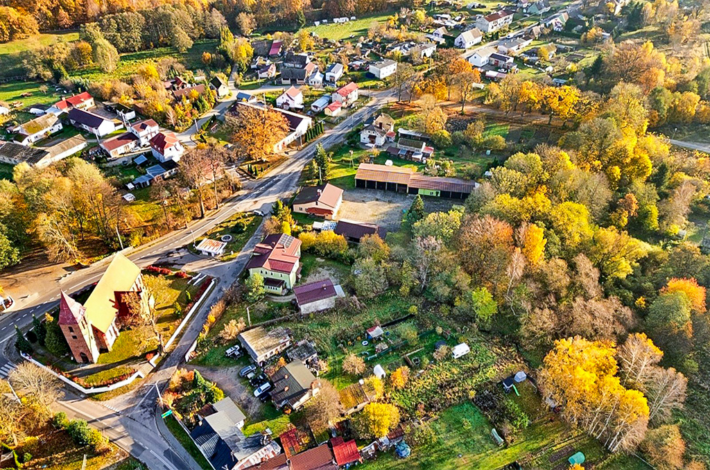 Widok z lotu ptaka na nieruchomość komercyjną na sprzedaż Słupsk okolice