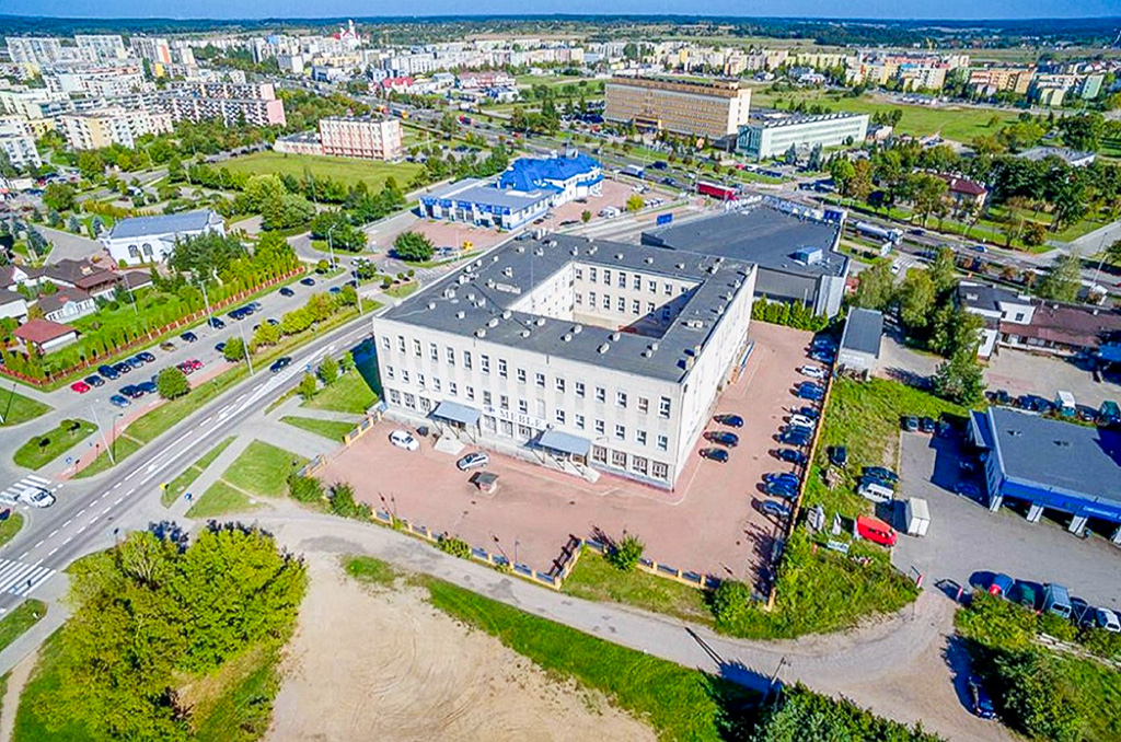 Widok z lotu ptaka na nieruchomość inwestycyjną na sprzedaż Suwałki
