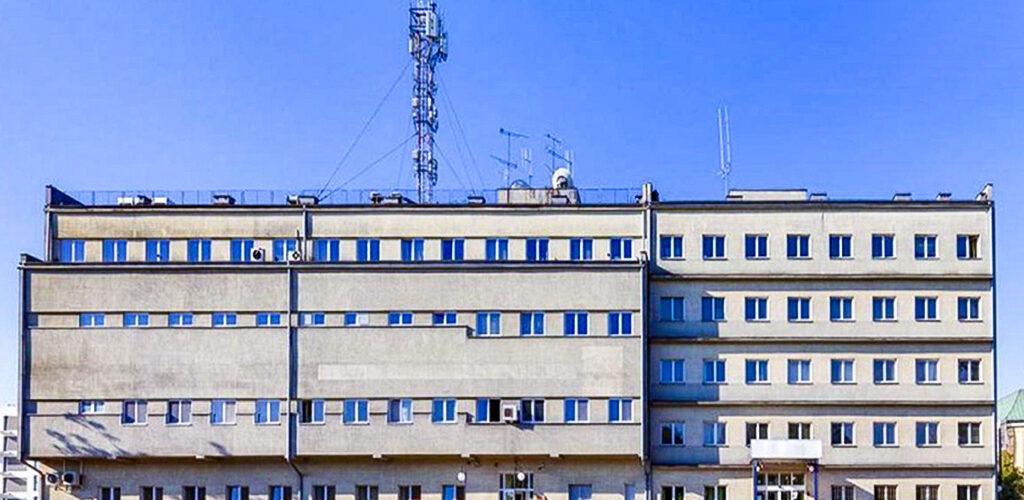 Imponująca bryła nieruchomości komercyjnej na sprzedaż Warszawa okolice