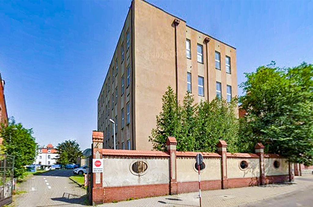Widok z ulicy na nieruchomość komercyjną do sprzedaży Gdańsk okolice