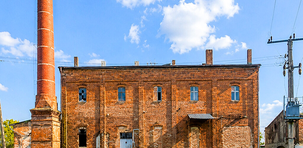frontowa elewacja nieruchomości komercyjnej na sprzedaż Inowrocław (okolice)