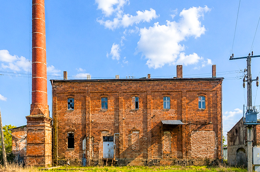 frontowa elewacja nieruchomości komercyjnej na sprzedaż Inowrocław (okolice)