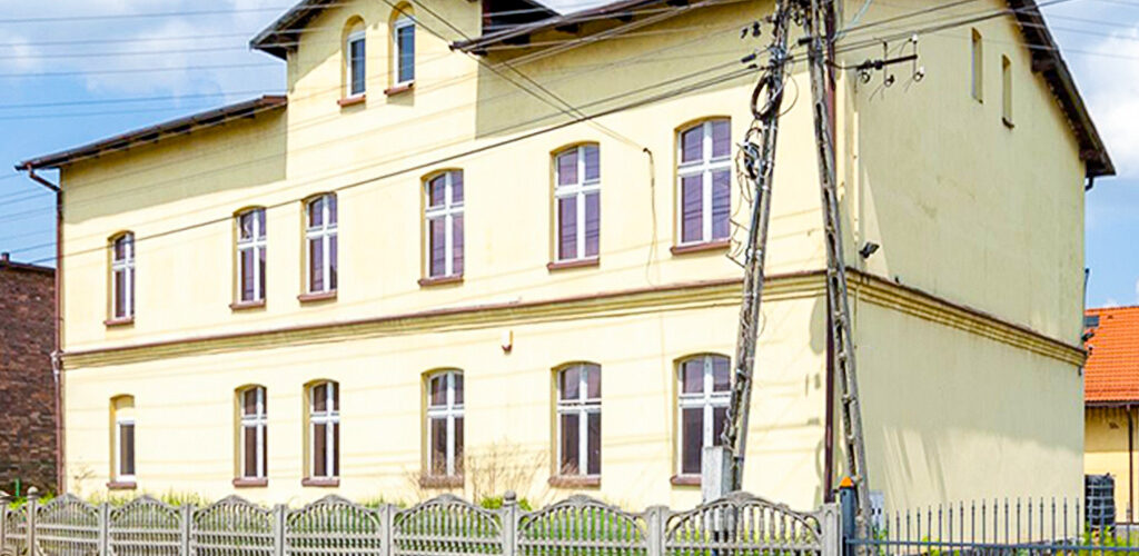 frontowa elewacja nieruchomości inwestycyjnej do sprzedaży Katowice (okolice)