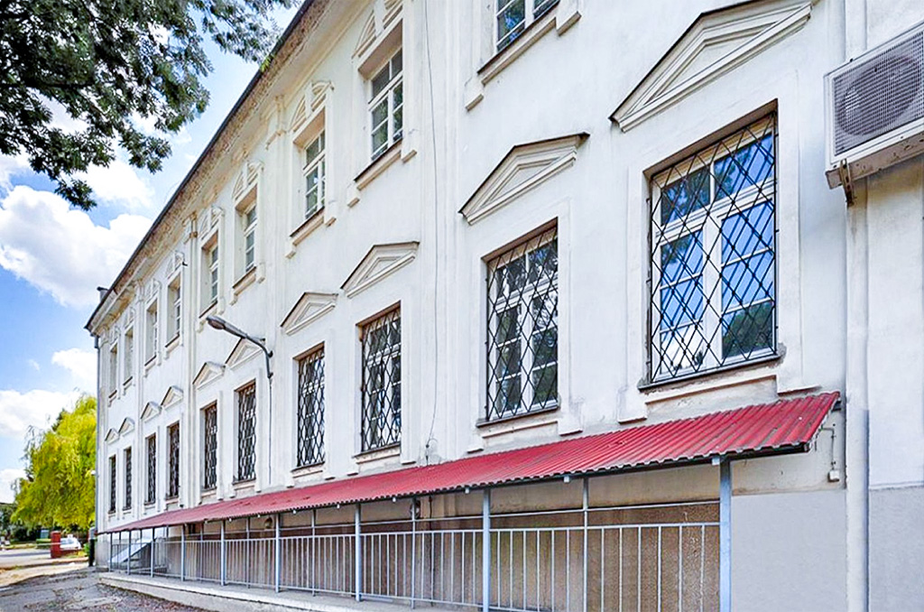 Frontowa elewacja nieruchomości komercyjnej na sprzedaż Lublin