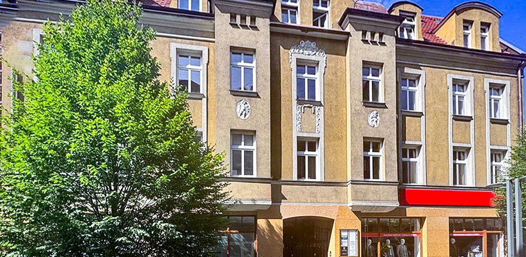 okazała bryła nieruchomości komercyjnej na sprzedaż Ostrów Wielkopolski