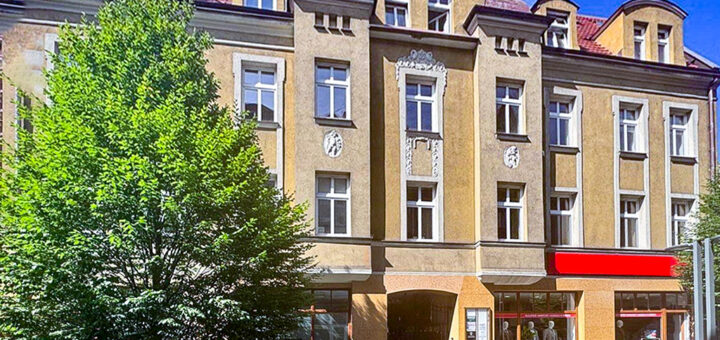 okazała bryła nieruchomości komercyjnej na sprzedaż Ostrów Wielkopolski