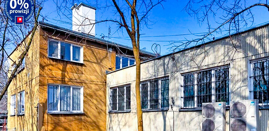 Widok z tyłu na nieruchomość inwestycyjną do sprzedaży Warszawa