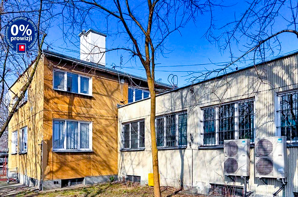 Widok z tyłu na nieruchomość inwestycyjną do sprzedaży Warszawa